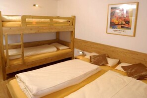 Room - Ski lodge in Krimml with swimming pool (Krimml)
