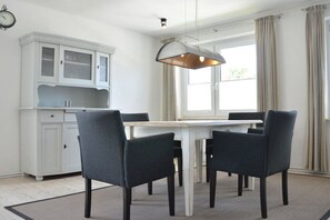Dining - Villa Herbstwind Apt. 4 (Binz)