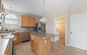 Private kitchen - Soothing 1-bedroom house in lovely Madison perfect for relaxing stays (Madison)