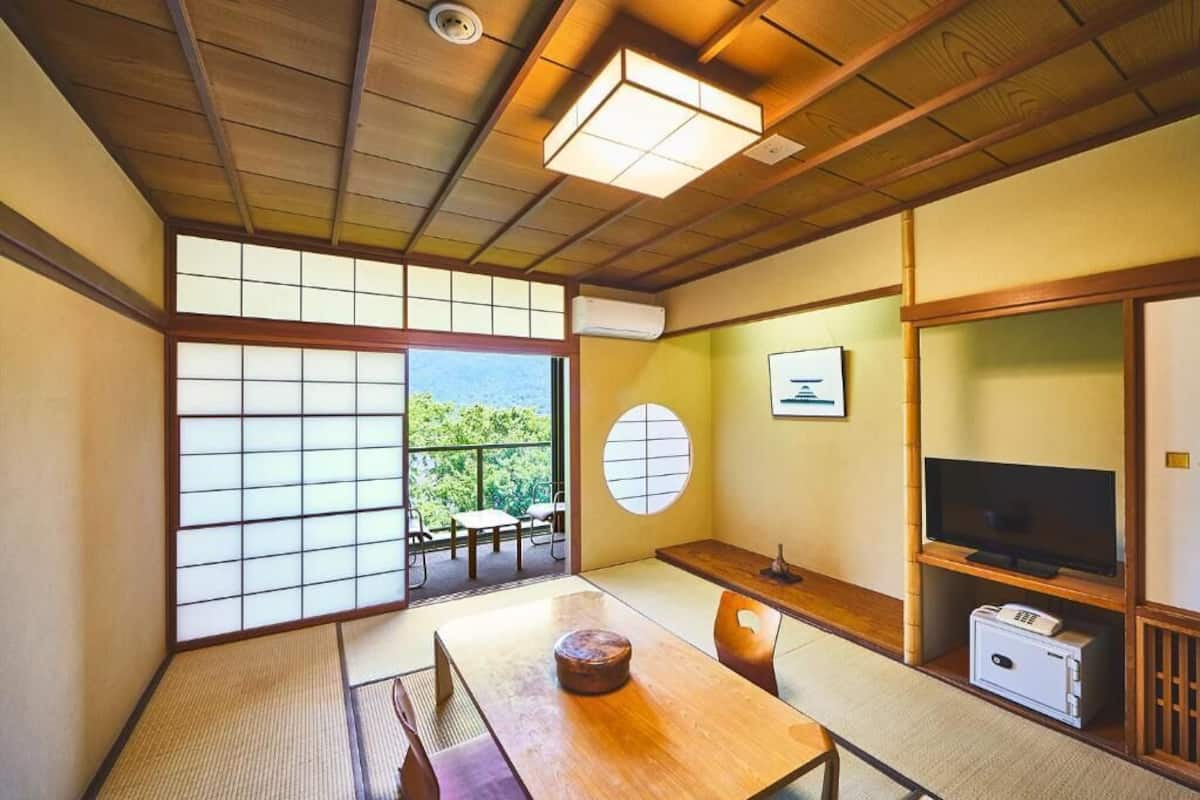 Family Room, Shared Bathroom, Garden View | Interior