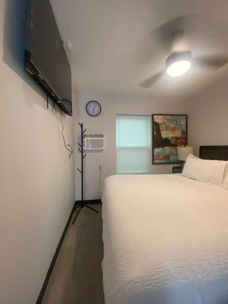 Room, 1 King Bed, Non Smoking
