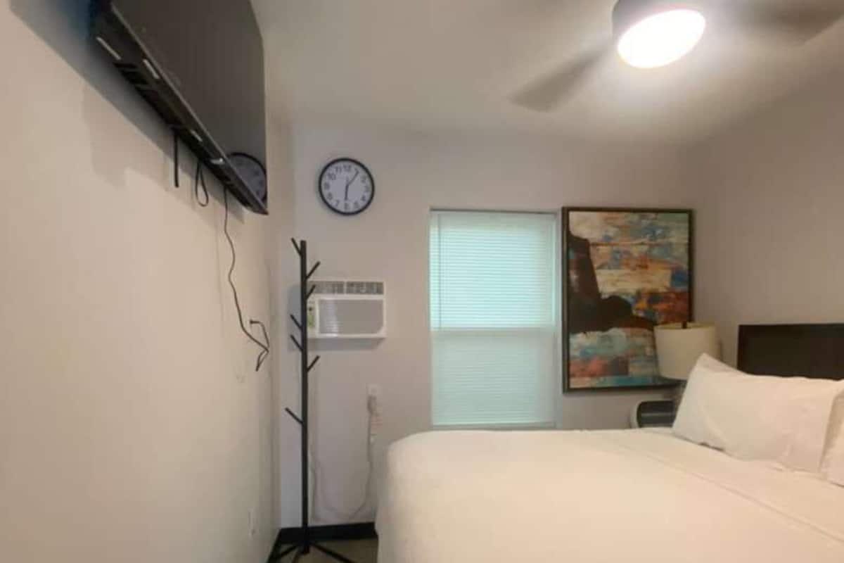Chambre, 1 très grand lit, non-fumeur