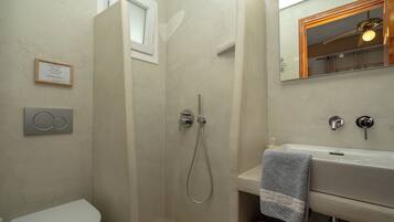 Classic Twin Room, Sea View | Bathroom | Shower, hair dryer, towels, soap