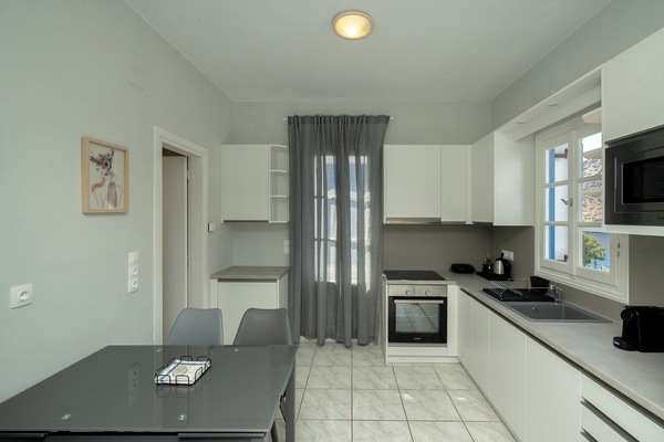 Family Apartment, Beach View | Private kitchen