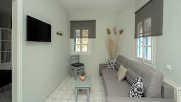 Family Apartment, Beach View | Living area