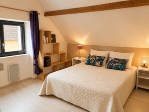 Iron/ironing board, WiFi, bed sheets - Charming country house in a flower garden between Paris and Chartres (Yermenonville)