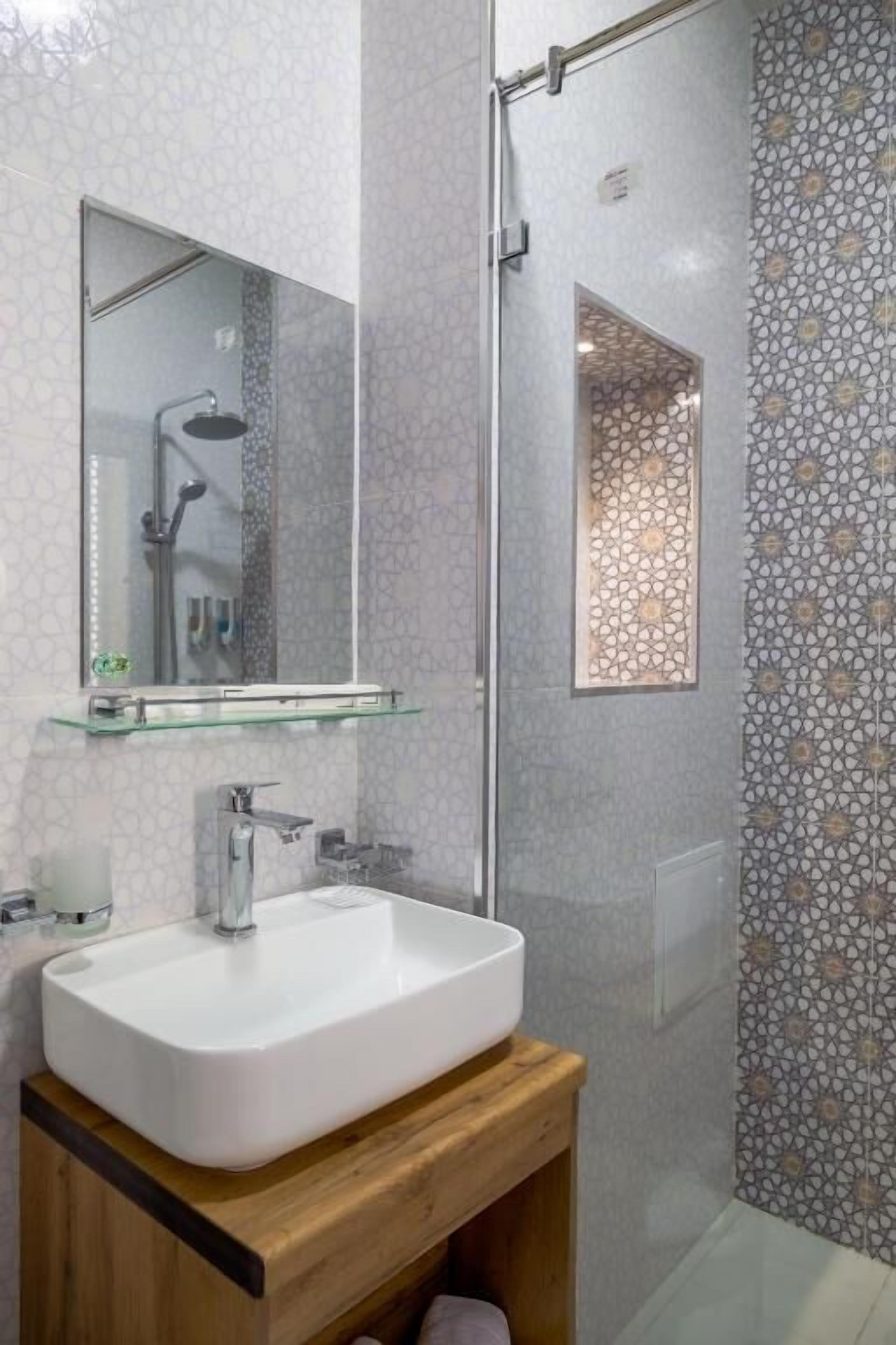 Shower, slippers