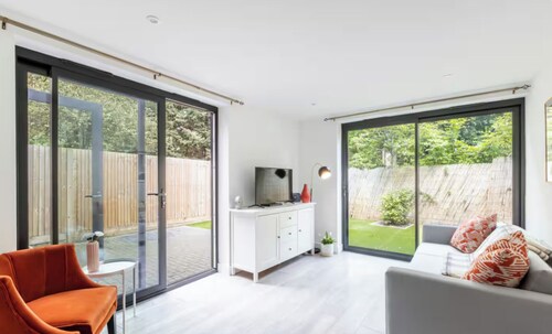 Luxury 3 Double Bedroom Apartment in Beckenham Hill