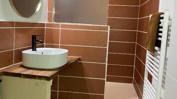 Double Room, Garden View | Bathroom
