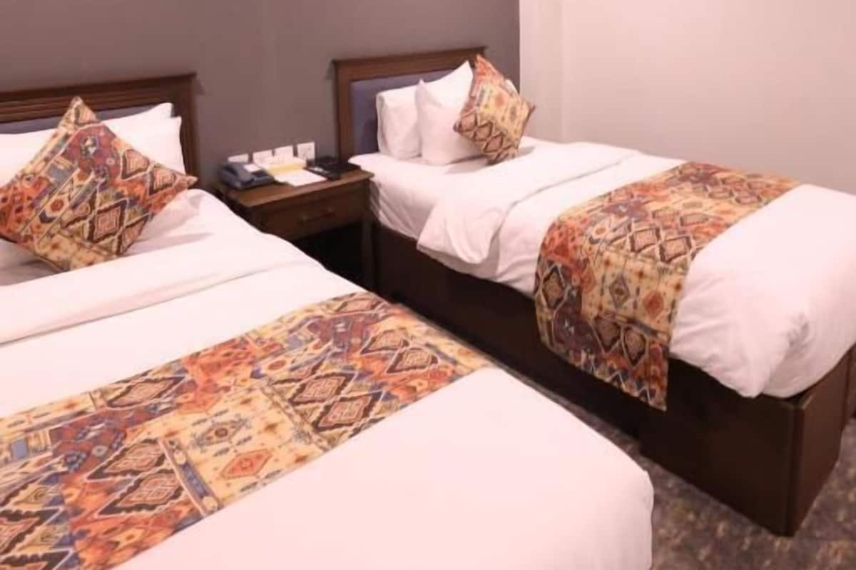 Deluxe Twin Room | Premium bedding, iron/ironing board, free WiFi, bed sheets