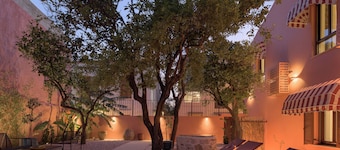 Spartacus Garden Boutique Suites