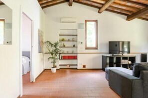 Living area - Chalet Pino - Private Parking (Pistoia)