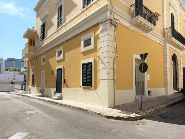 Exterior - Molo Mazzini (GALLIPOLI)