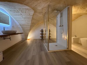 Bathroom - Molo Mazzini (GALLIPOLI)