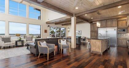 Luxury Lakefront on Grand Lake, Gated Community, Pool, Hot Tub, Boat Dock