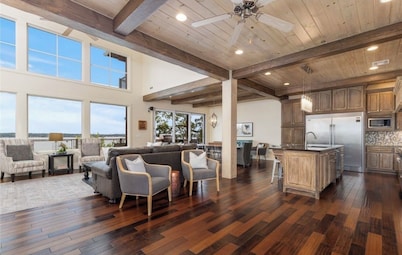 Luxury Lakefront on Grand Lake, Gated Community, Pool, Hot Tub, Boat Dock