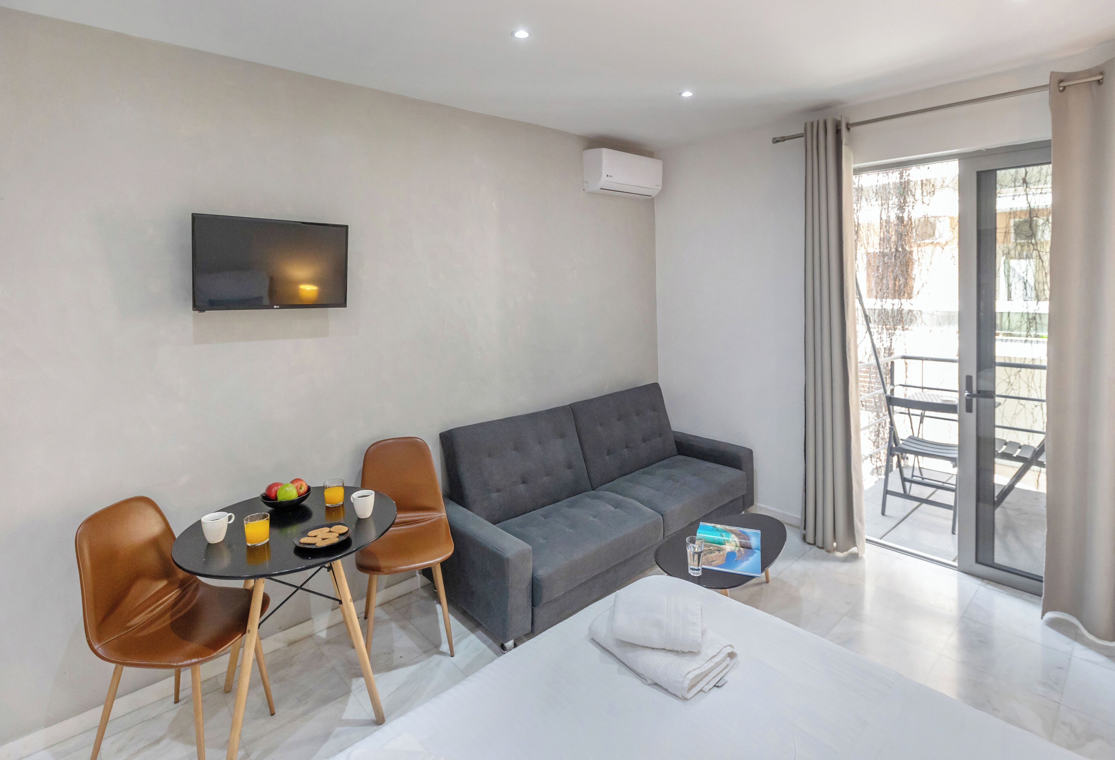 Suite estudio Confort, balcón | Decoración individual y mobiliario individual