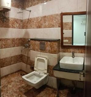 Free toiletries, towels, soap, shampoo - Hotel Lotus Inn Near By OTABoostup (Chandigarh)