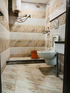 Free toiletries, towels, soap, shampoo - Hotel Lotus Inn Near By OTABoostup (Chandigarh)