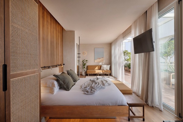 Premium Triple Room, City View