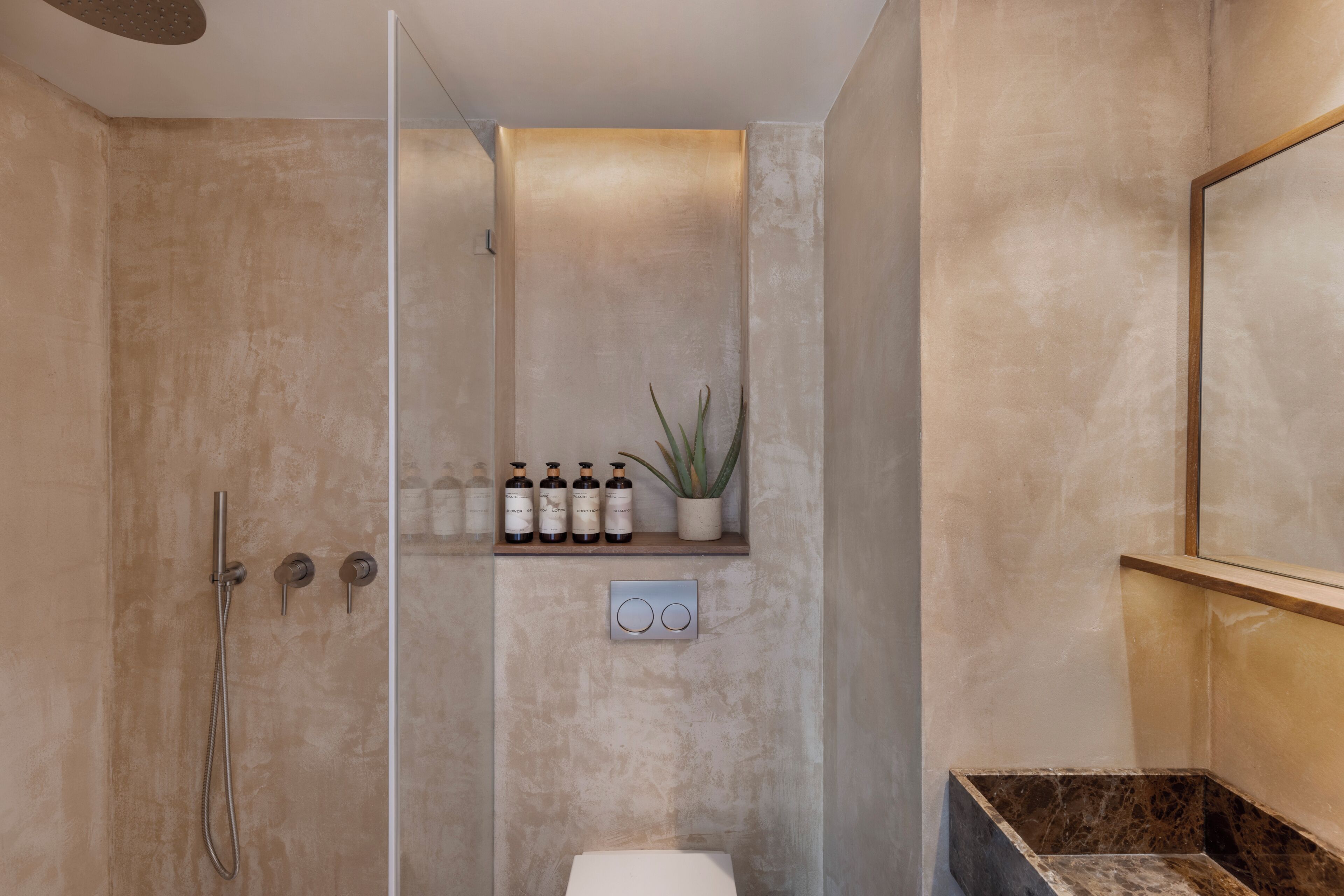 Superior-Doppelzimmer, Balkon, Stadtblick | Badezimmer | Kostenlose Toilettenartikel, Haartrockner, Hausschuhe, Handtücher