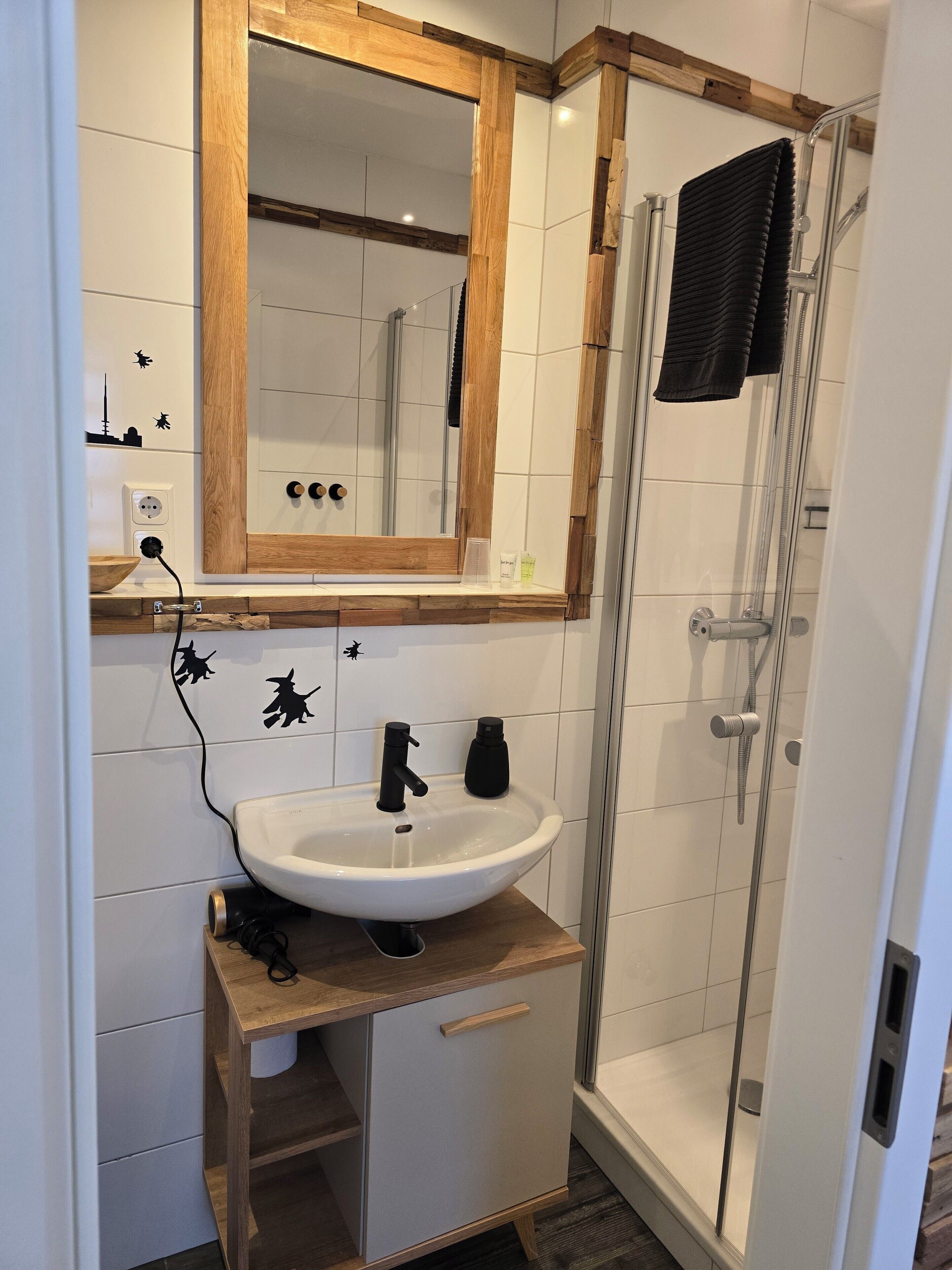 Double or Twin Room | Bathroom