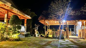 Fachada del alojamiento - Noche
