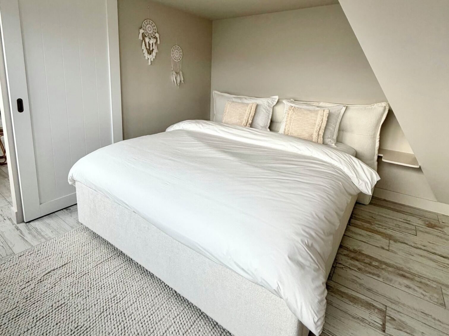 1 chambre, coffres-forts dans les chambres, fer et planche à repasser
