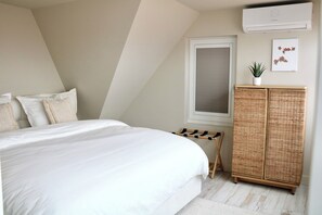 In-room safe, iron/ironing board, free WiFi, bed sheets - Vrbo Property (Oegstgeest)