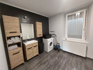 Bathroom - Vrbo Property (La Petite-Raon)