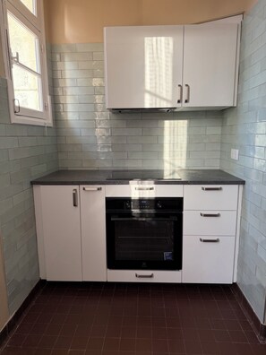 Private kitchen - Biarritz-Anglet, T3 independent apartment, quiet residential area. (Anglet)