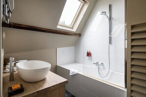 Free toiletries, hair dryer, slippers, towels - Canal Deluxe (Brugge)