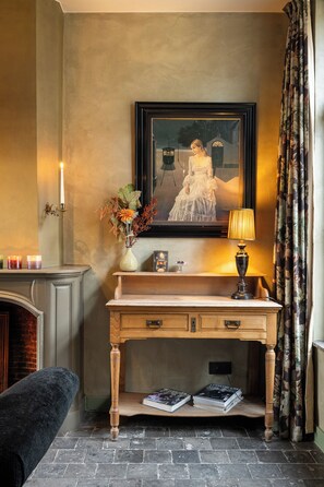 Deluxe Suite, Canal View | Interior - Canal Deluxe (Brugge)