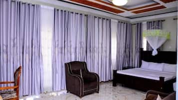 Deluxe Double Room, Balcony, Partial Lake View | Interior