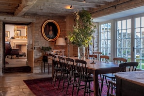 Dining - Stunning Cotswolds Farmhouse in Beautiful Village (Moreton in Marsh)
