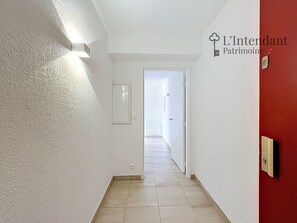 Interior - 2 bedrooms - Sea view - Swimming pool - Terrace (La Turbie)