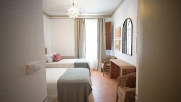 Habitación clásica con 2 camas individuales | Escritorio, espacio para trabajar con laptop y wifi gratis