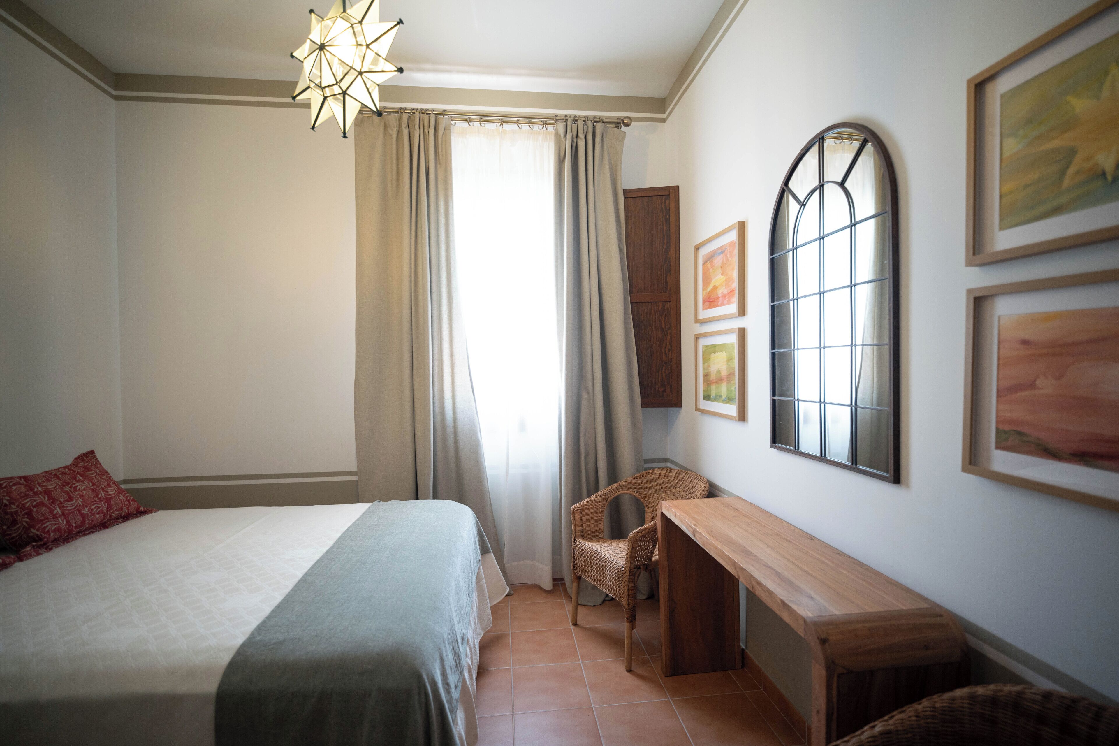 Classic Double Room | Desk, laptop workspace, free WiFi