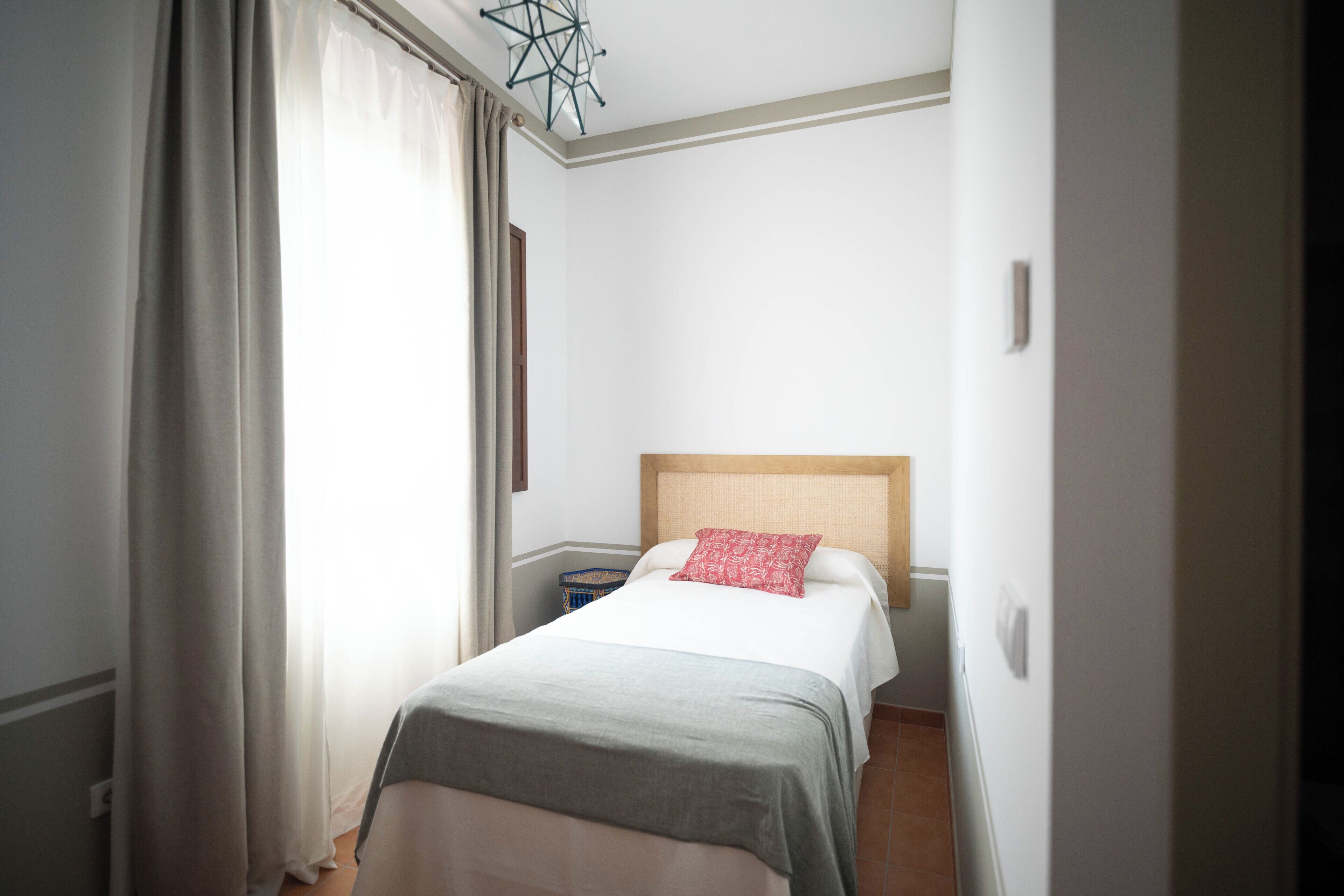 Classic Single Room | Desk, laptop workspace, free WiFi