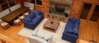 Secluded Luxury Lakehouse | Private Lake | Near Seven Springs | Sleeps 8