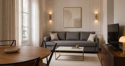 Elegant 65m² Courtyard Apartment in Paris 7th - Walk to Eiffel Tower