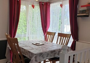 Dining - Wooden 3-bed Lodge, Sleeps 9/10 With Front Decking (Fleetwood)