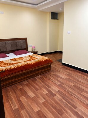Standard Single Room - OBEROI RESIDENCY  (Pachmarhi)