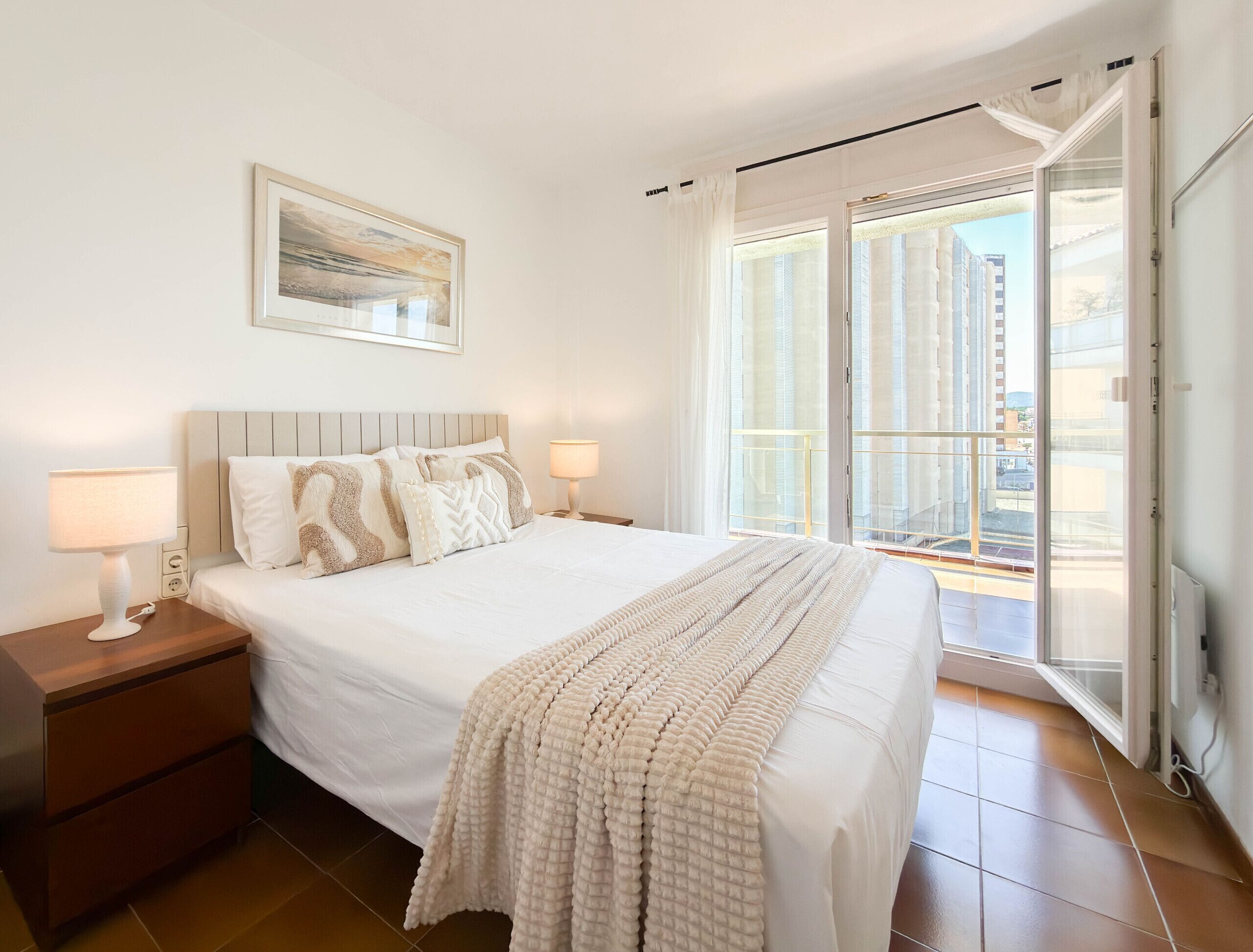 3 slaapkamers, een strijkplank/strijkijzer, gratis wifi, beddengoed
