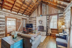 Fernseher, Kamin