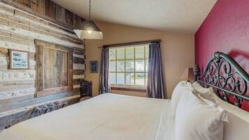 Iron/ironing board, WiFi (free), bed sheets