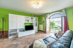 Standard Apartment, 2 Bedrooms, 2 Bathrooms (La Casa Di Olaf) | Living area | TV, video-game console