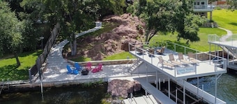 Lakefront home with WiFi, entertainment, dock & lake views - dogs OK