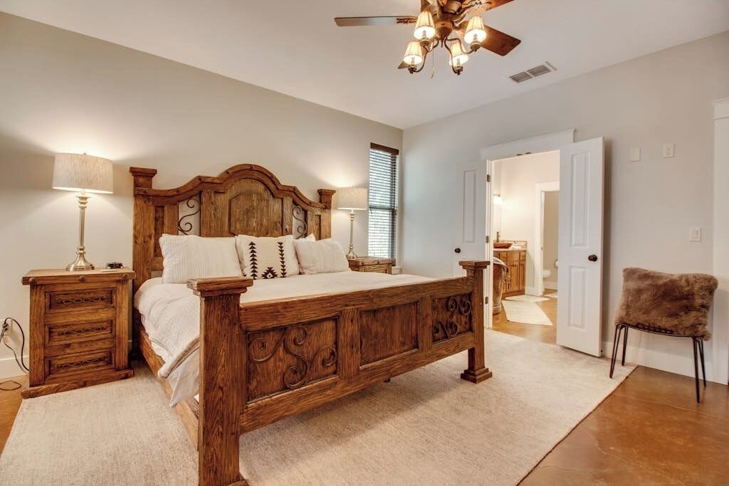 4 habitaciones, tabla de planchar con plancha y wifi gratis 