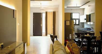 Amur Stays 2: 3 Bedroom Independent Floor Mohali